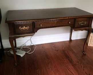 Mahogany Queen Anne leg desk