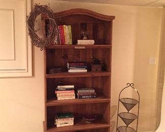 More accessories! Bookshelf display only
