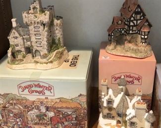 Large collection of David Winter collectible cottages in original boxes