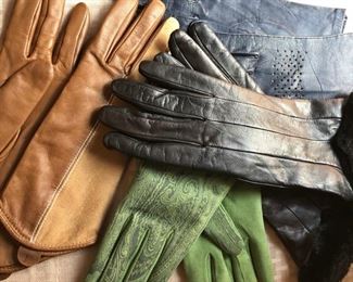 Nice collection of ladies leather gloves