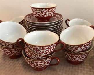 Set of 12 Osugi cups and saucers