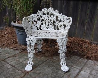 Beautiful set of iron furniture!