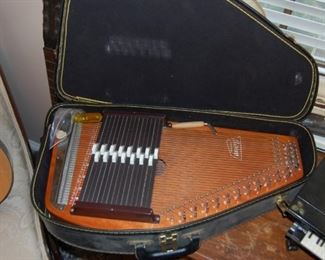 Oscar Schmidt autoharp