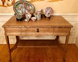 Antique Oak 1-drawer Table