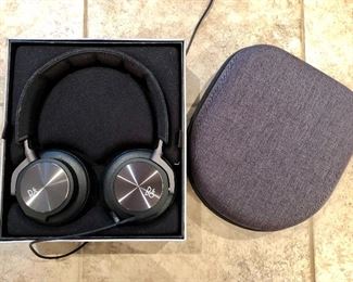 Bang and Olufsen- Beoplay H6