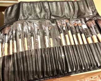 Large Set of Make-Up brushes