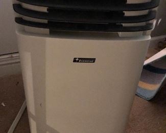 PORTABLE AIR CONDITIONER