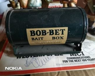 Vintage Bob-Bet bait box. Great for the fishermans collection!!
