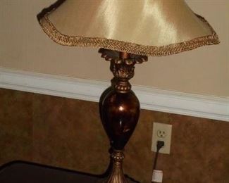 1 of 2 matching table lamps