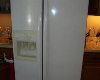 Whirlpool Gold ref/freezer w/ice maker