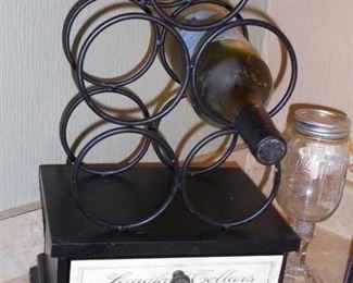 Wine bottle holder
