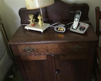 Small washstand.