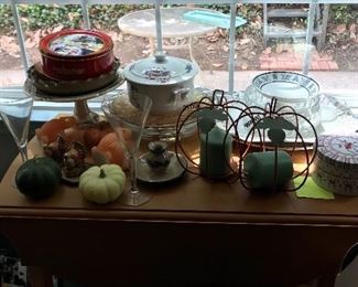 Drop-leaf table with accessories.