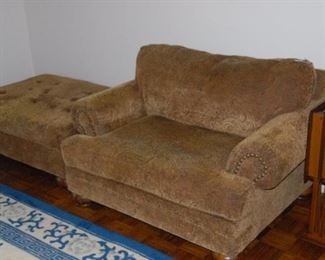 Double chair with large ottoman