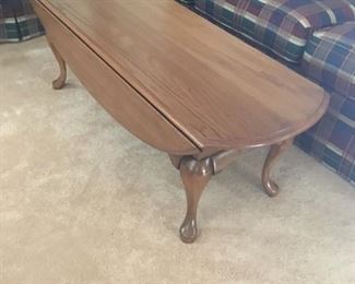 Drop leaf coffee table