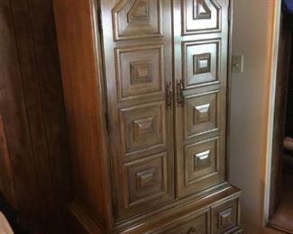 Wardrobe Cabinet