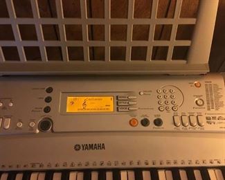 Yamaha YPT-300 Keyboard