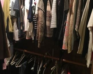 Women's Clothing - Medium - Shoes 7