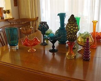 Selection of mid-century glassware