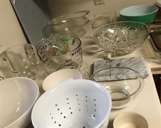 assorted kitchen wares