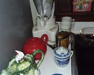 Assorted Kitchen Items