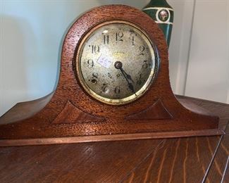 Mantel clock