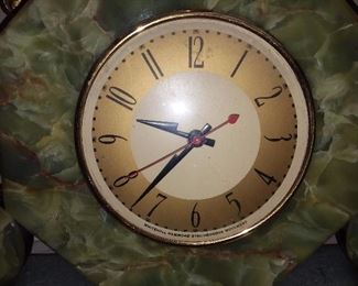 BEAUTIFUL ART DECO GREEN MARBLE CLOCK W/ 2 MATCHING SIDE URNS (Whitehall Hammond Synchronous Movement)