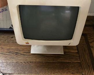 1985 APPLE MONITOR