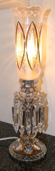 Electrified crystal lustre lamp