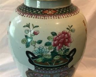 Antique Chinese covered Urn