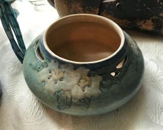 Newcomb Pottery small bowl.  Dates from 1913  These is a flake seen at the top of the picture on the lip.  Otherwise the piece is in perfect condition. The piece is 5 1/2" W x 2 1/4" H