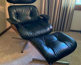 Vintage Selig walnut lounger with ottoman