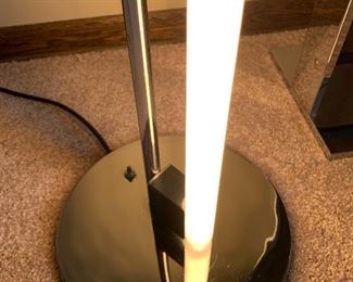 Fantastic Eileen Gray 1927 chrome tubular floor lamp