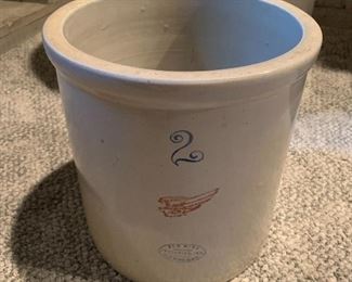 Red Wing 2 gallon crock in excellent vintage condition
