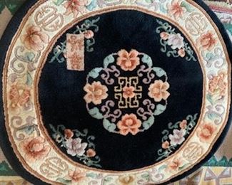 chinese rug 36" diameter asking $140