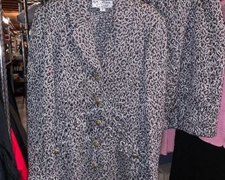 St. Johns-size 8 suit