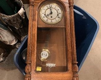 Wall pendulum clock