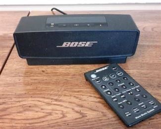 Bose Sound Link Mini, with remote. Works like new.