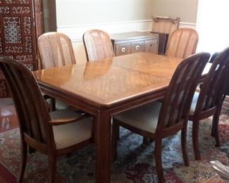 Beautiful Drexel Dining room set with dining table/2 leaves/protectors and chairs, buffet and server