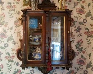 Very nice wall cabinet