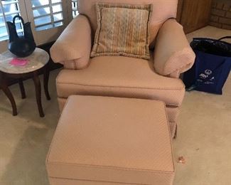 Nice lazy boy chair with ottoman