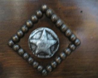 SINGLE DOOR CABINET WITH METAL LATTICEWORK
WITH STAR MEDALLION (detail)
