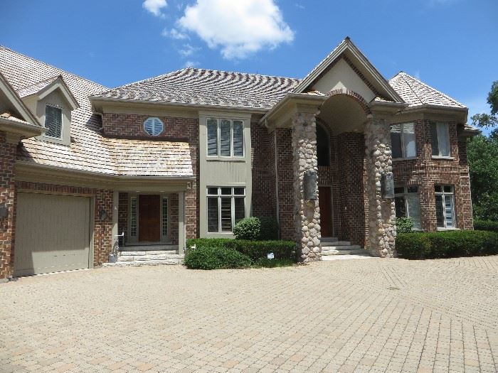 FABULOUS BURR RIDGE HOME!  