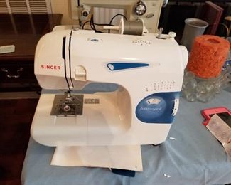 #40	Singer Featherweight II Model 117	 $50.00 
