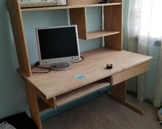 #49	Wood Desk w/pull-out keyboard w/1 drawer w/top storage  47.5x28x29-55	 $65.00 

