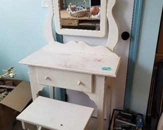 #48	Wood Kids Vanity w/1 drawer & Bench - painted white  30x14x30-58	 $50.00 
