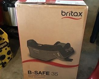 Car seat too/base new in box!