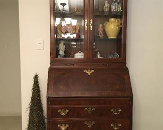 Secretary bookcase in excellent condition