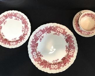 Wedgwood Bramble place setting (dinner & luncheon plates, cups and saucers)