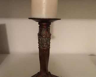 Pedestal candle holder